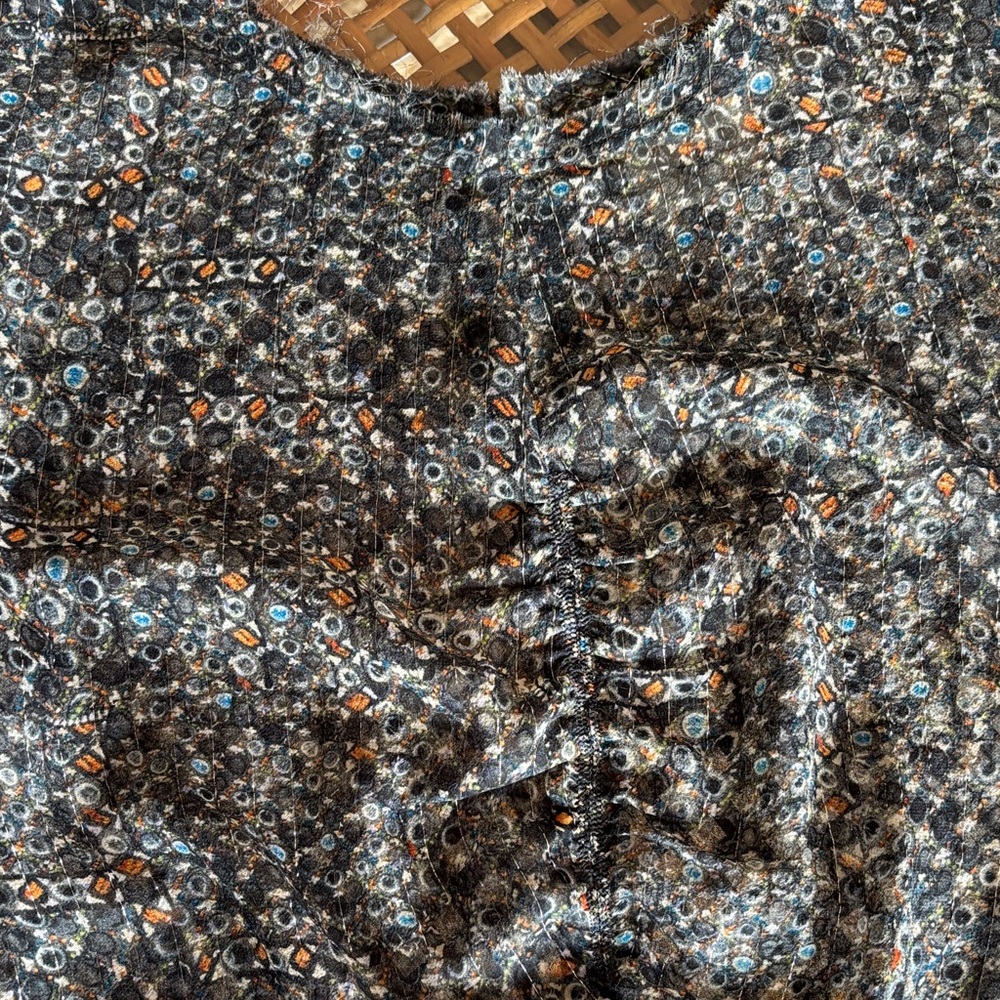 Chic Multicolor Textured Blouse - Picture 6 of 9